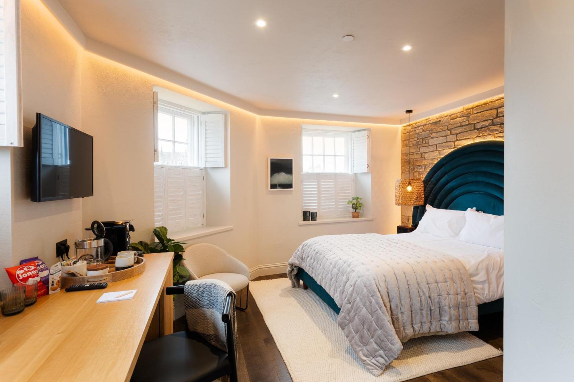 Hive Townhouse Hotel *